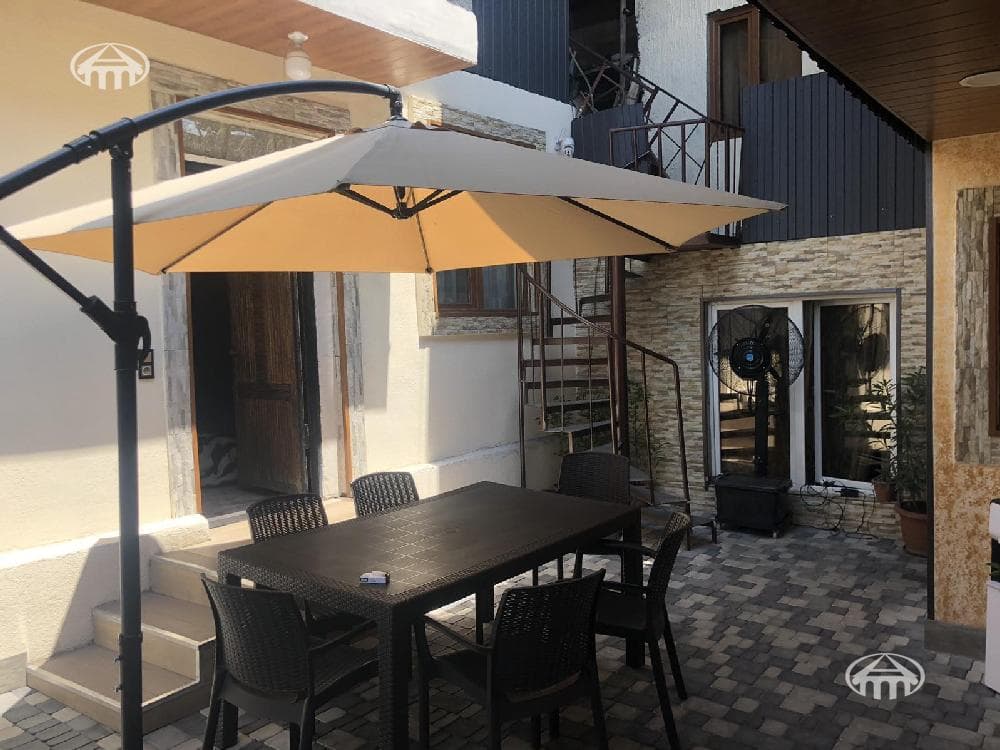 House · 6 rooms · 207 m² · Ajapnyak