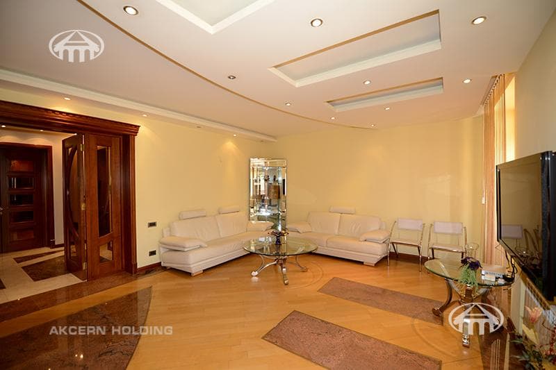 Квартира · 4 комн. · 165 м² · Кентрон
