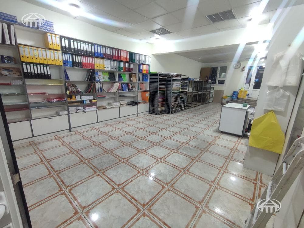 Retail · 83 m² · Kentron