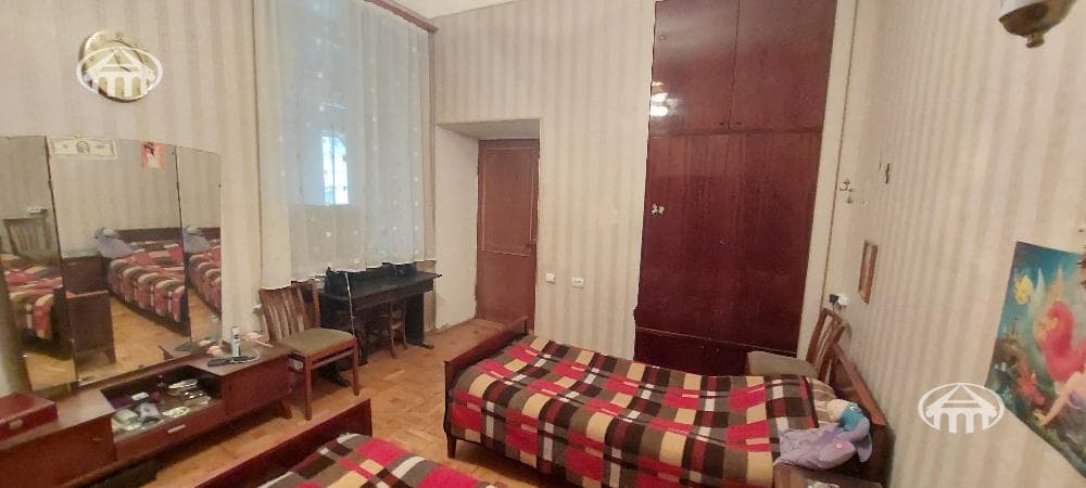 Գրասենյակ · 110 մ² · Կենտրոն