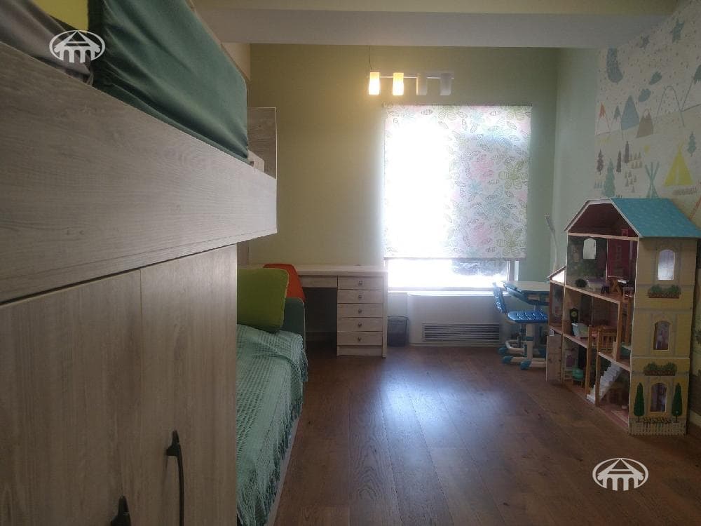 Квартира · 3 комн. · 140 м² · Кентрон