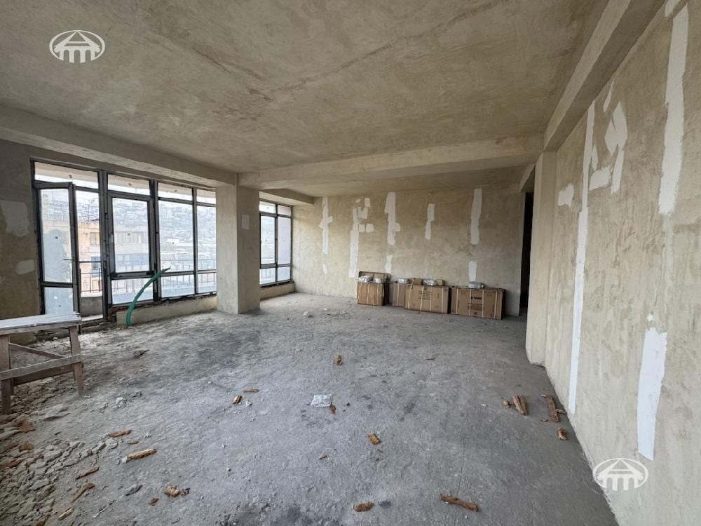 Квартира · 5 комн. · 209 м² · Кентрон