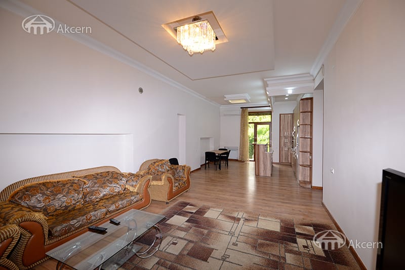Apartment · 3 rooms · 90 m² · Kentron
