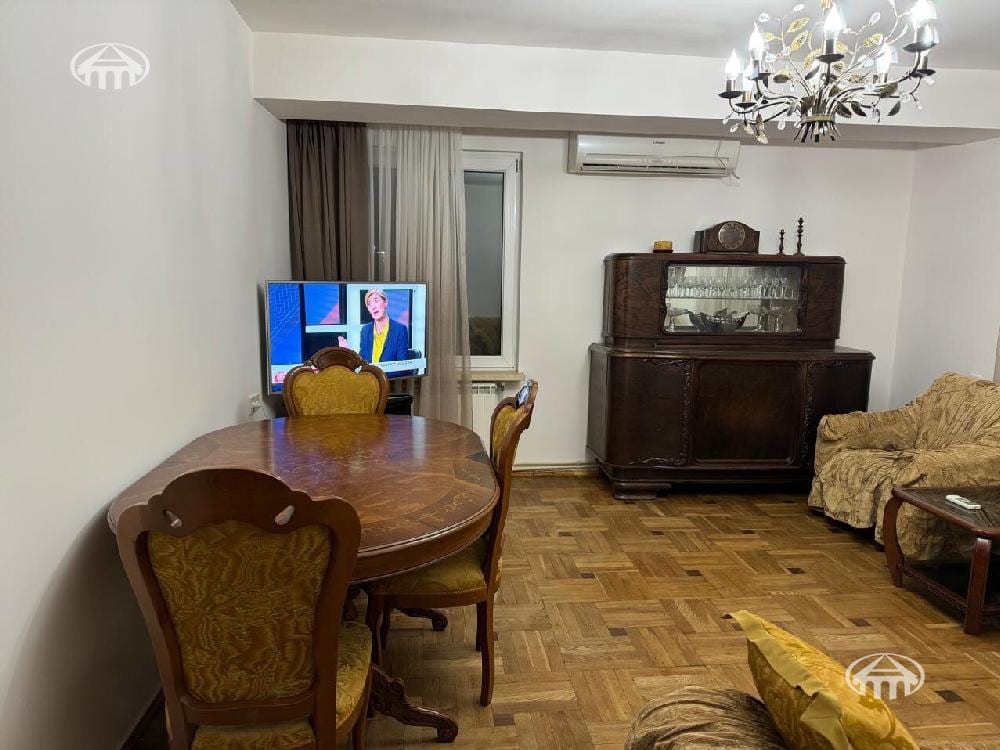 Apartment · 2 rooms · 70 m² · Kentron