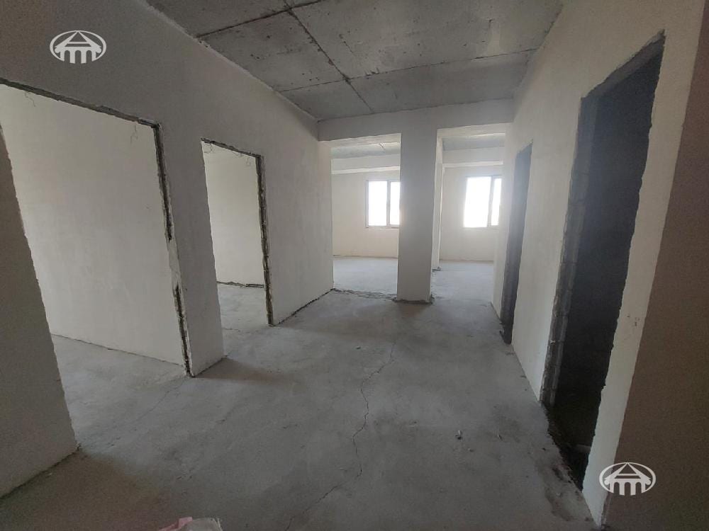 Квартира · 4 комн. · 103 м² · Аван