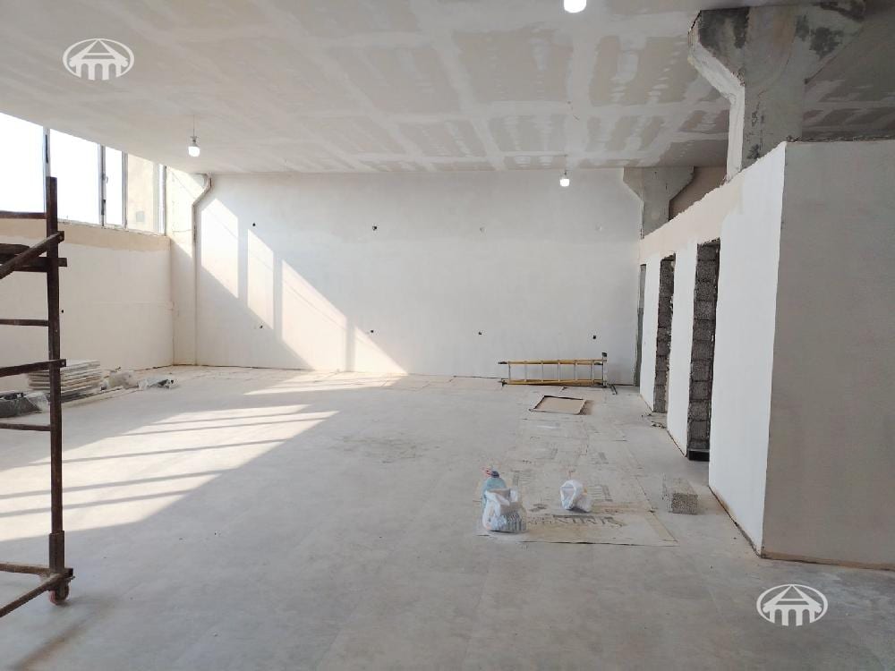 Office · 400 m² · Kentron