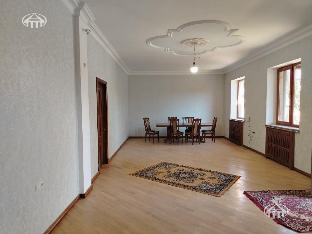 Mansion · 6 rooms · 470 m² · Davtashen