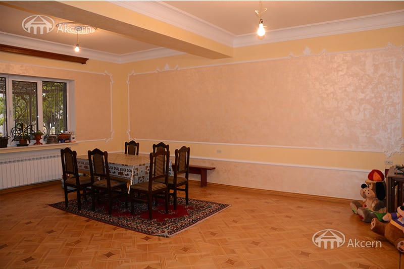 Дом · 7 комн. · 468 м² · Арабкир