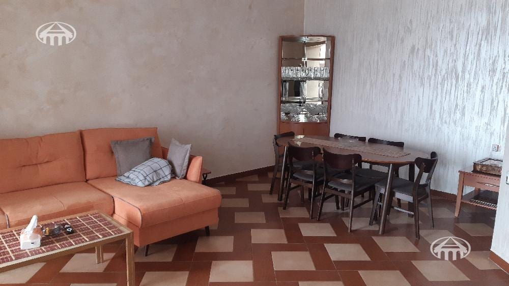 Квартира · 3 комн. · 90 м² · Кентрон
