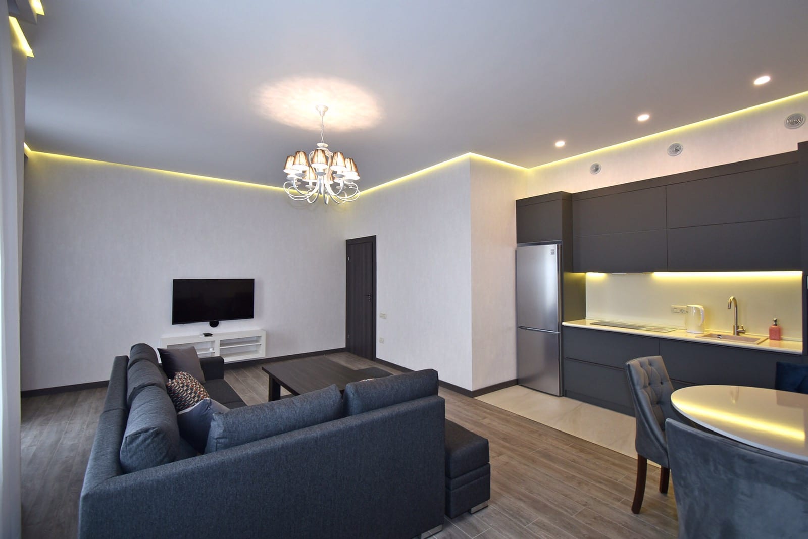 Квартира · 2 комн. · 65 м² · Кентрон