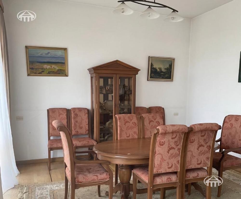 Apartment · 6 rooms · 213 m² · Kentron