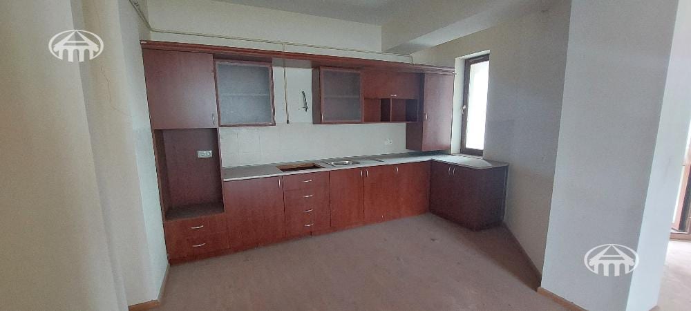 Բնակարան · 4 սեն. · 140 մ² · Կենտրոն