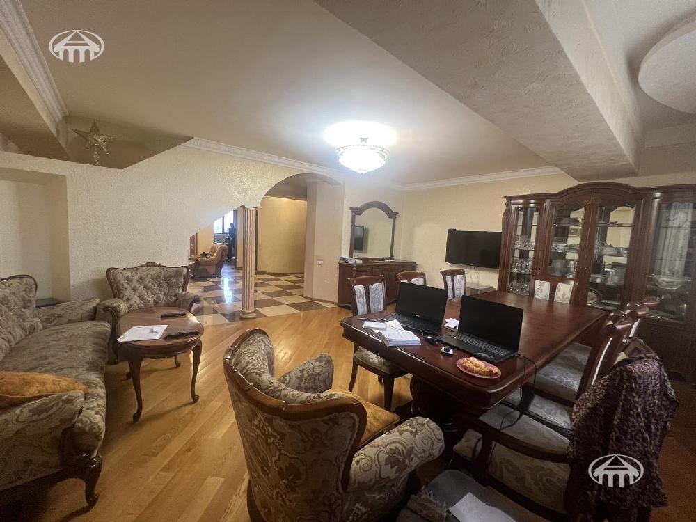 Квартира · 6 комн. · 205 м² · Арабкир