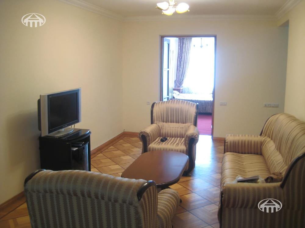 Apartment · 4 rooms · 107 m² · Kentron