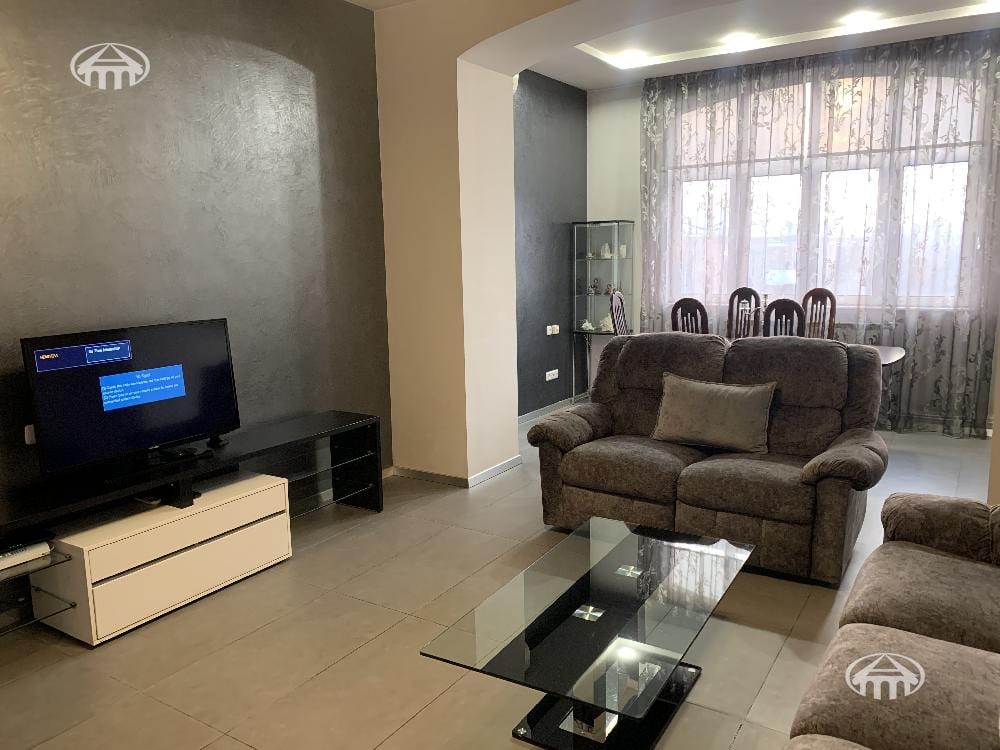 Apartment · 3 rooms · 92 m² · Kentron