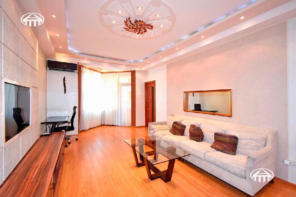 Квартира · 2 комн. · 87 м² · Кентрон