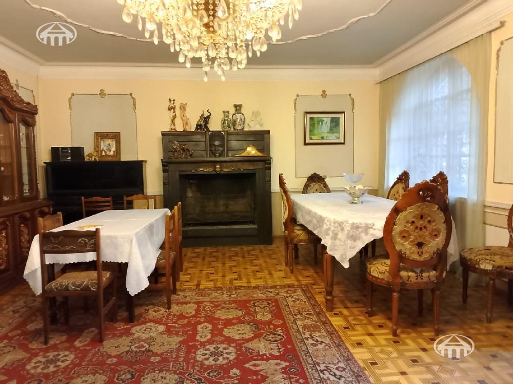 Hotel · 9 rooms · 461 m² · Dilijan