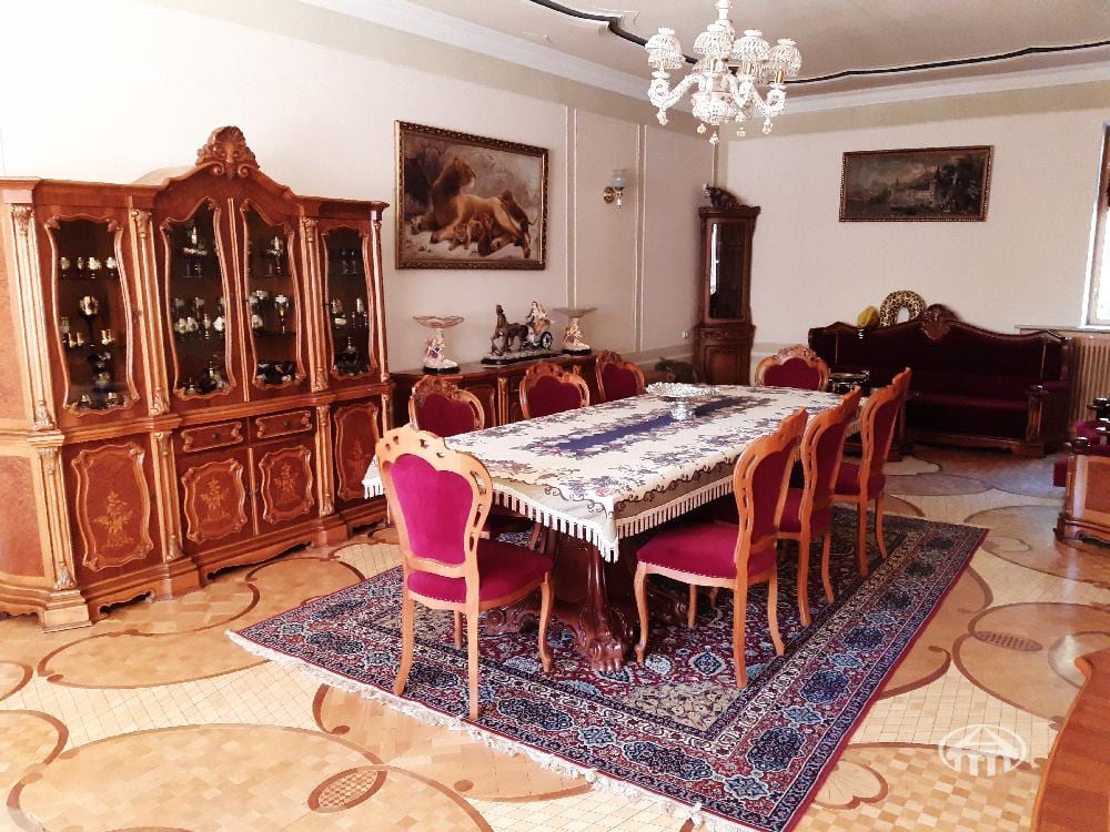 House · 7 rooms · 774 m² · Kanaker-Zeytun