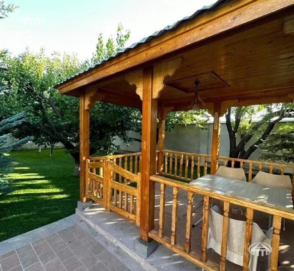 Особняк · 8 комн. · 540 м² · Джрвеж