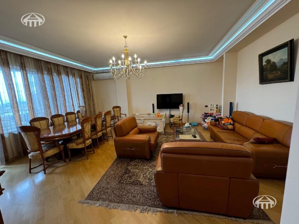 Apartment · 4 rooms · 166 m² · Kentron