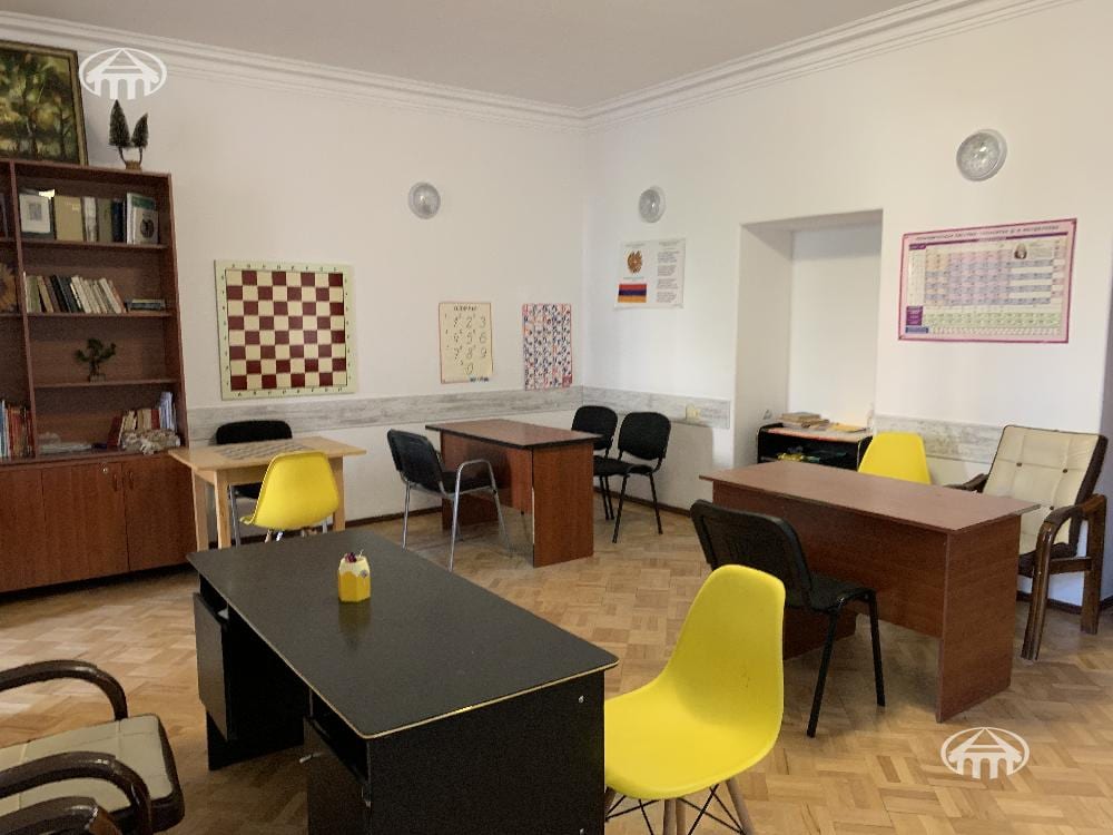 Office · 71 m² · Kentron