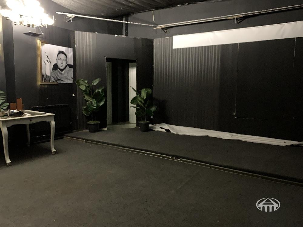 Office · 330 m² · Kentron