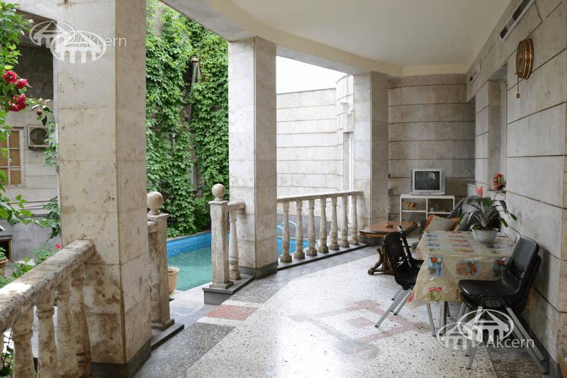 Mansion · 7 rooms · 560 m² · Kentron