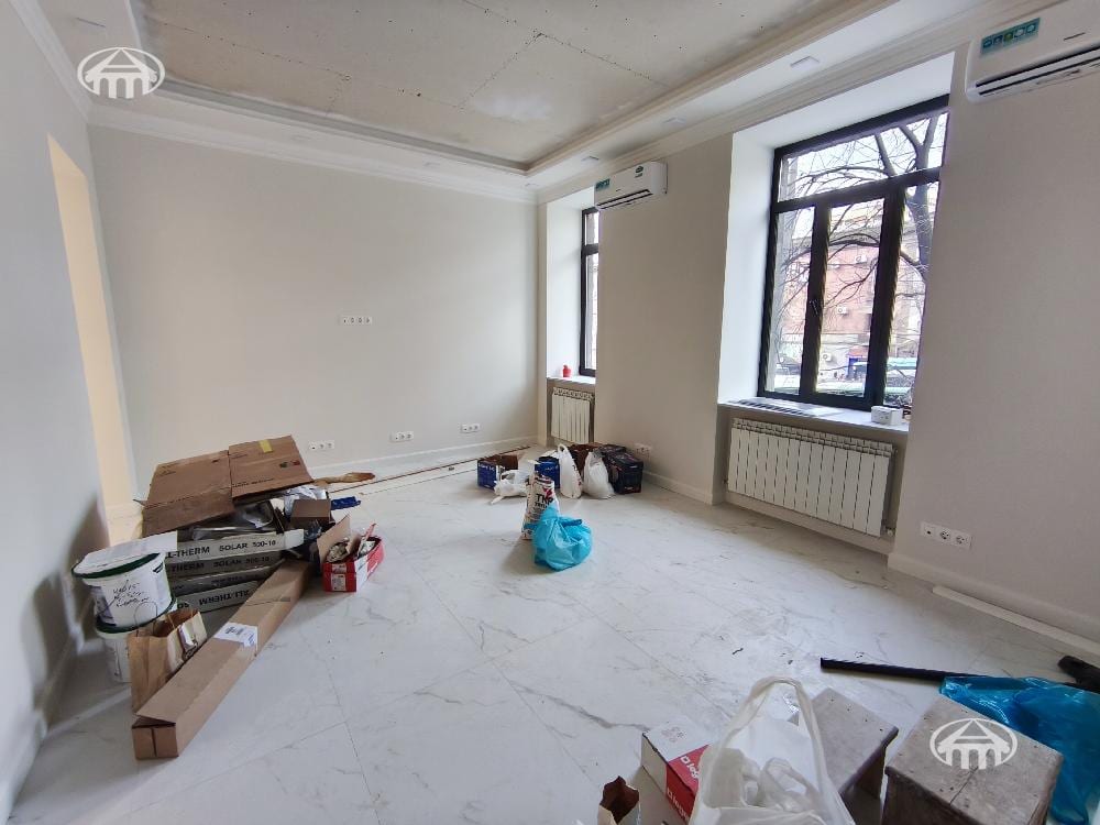 Apartment · 3 rooms · 79 m² · Kentron
