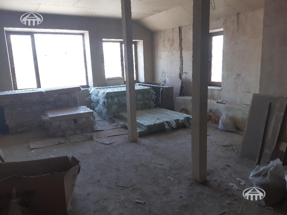 Apartment · 4 rooms · 145 m² · Kentron