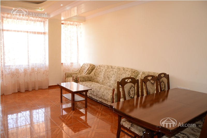 Apartment · 3 rooms · 91 m² · Kentron