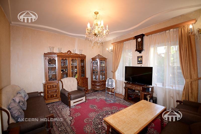 House · 3 rooms · 108 m² · Kentron