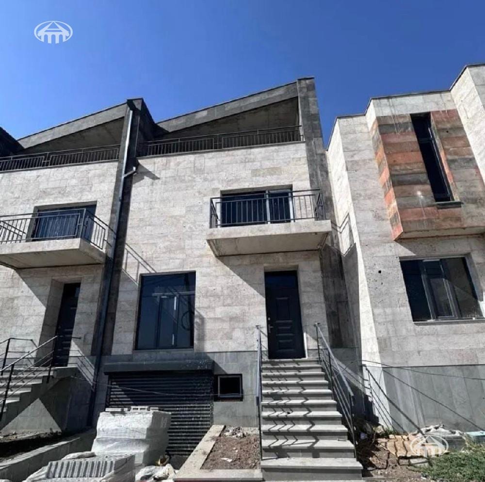 Townhouse · 256 m² · Nor Nork