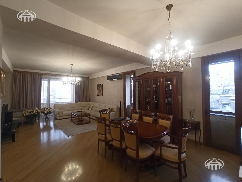 Квартира · 4 комн. · 171 м² · Арабкир