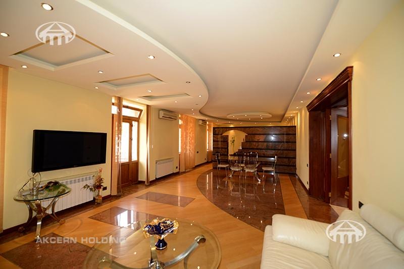 Квартира · 4 комн. · 165 м² · Кентрон