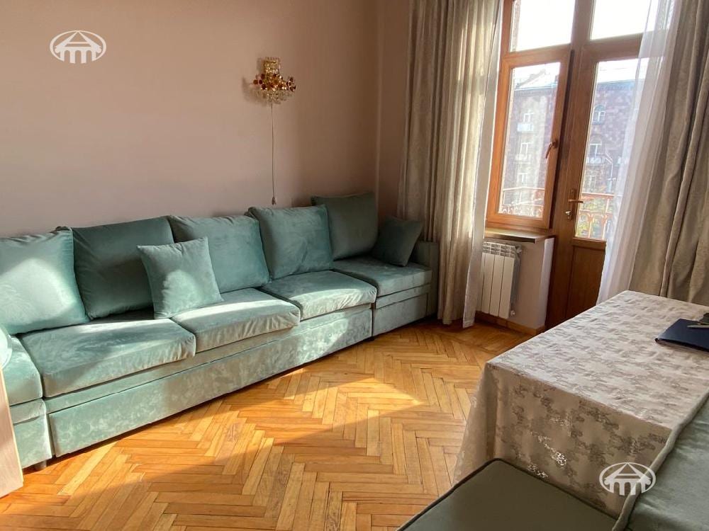 Квартира · 1 комн. · 43 м² · Кентрон