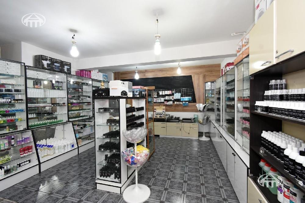 Retail · 222 m² · Kentron