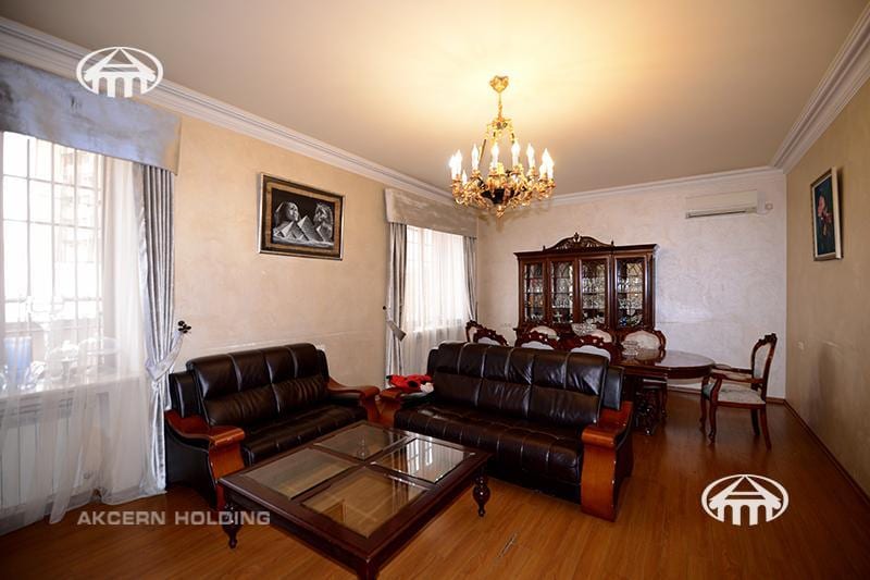 Особняк · 5 комн. · 327 м² · Аджапняк