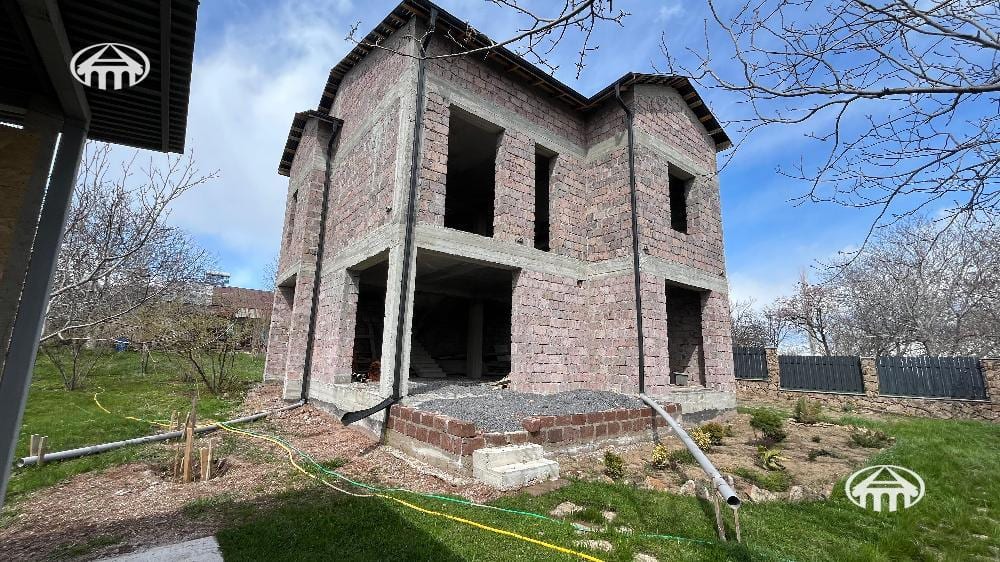 Առանձնատուն · 200 մ² · Բյուրական