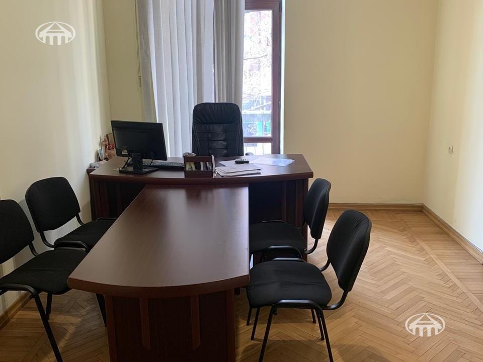 Բնակարան · 3 սեն. · 82 մ² · Կենտրոն