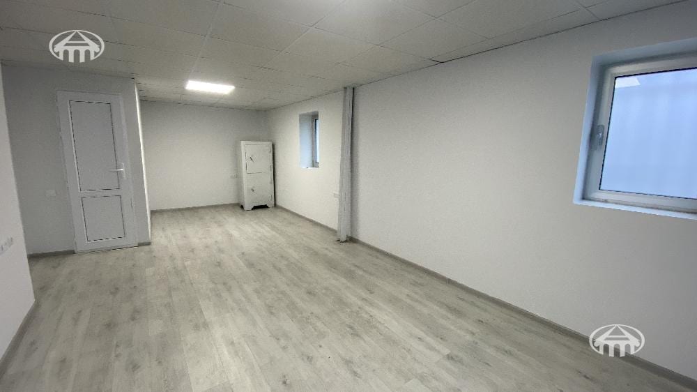 Գրասենյակ · 28 մ² · Կենտրոն
