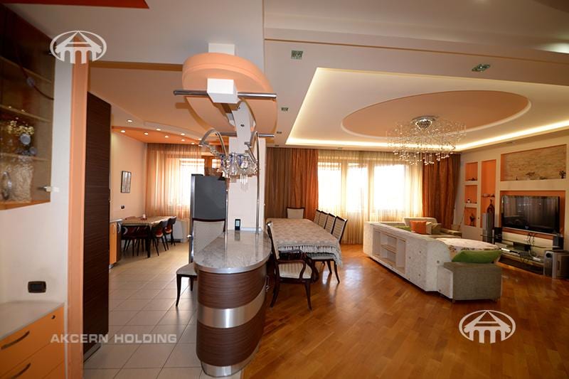 Квартира · 4 комн. · 160 м² · Кентрон