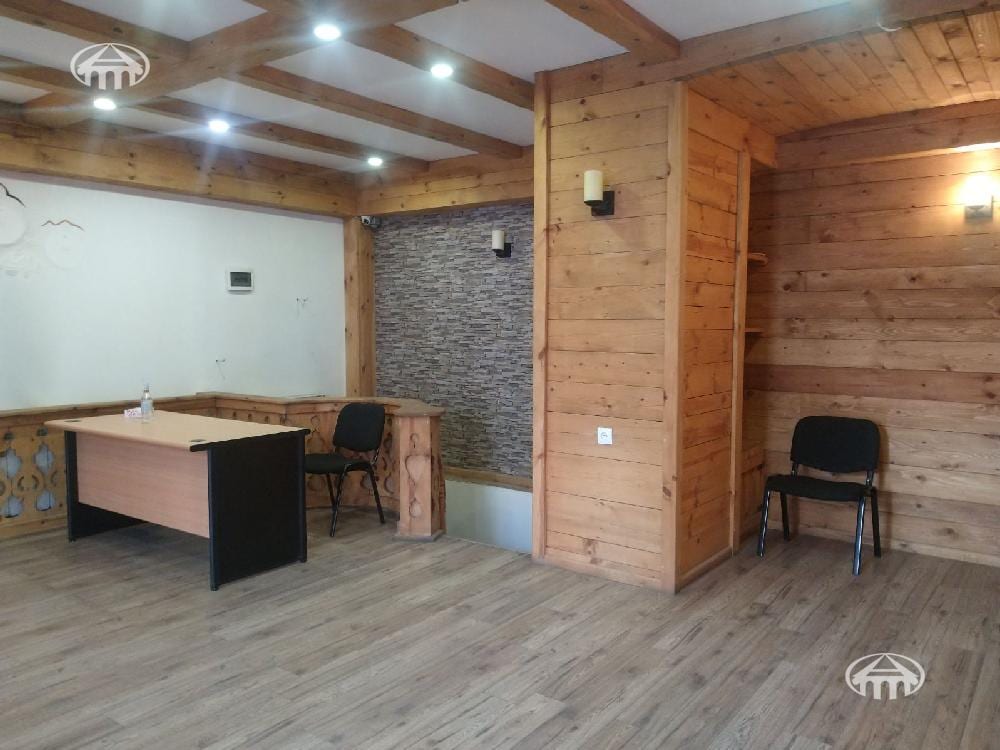 Office · 240 m² · Kentron