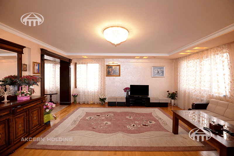 Apartment · 5 rooms · 210 m² · Kentron