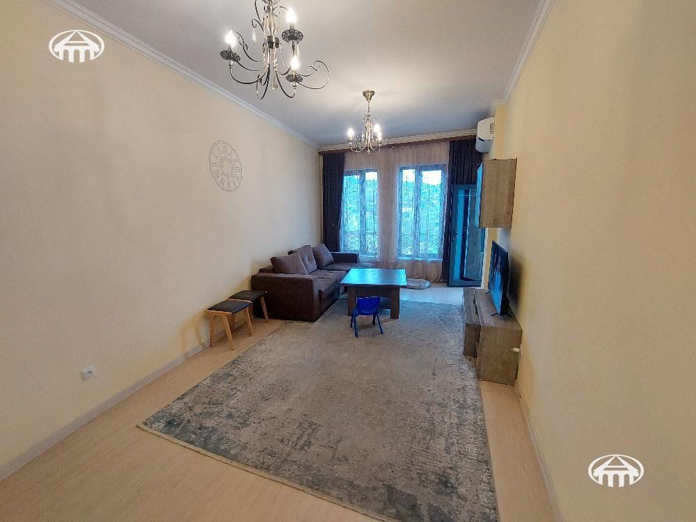 Բնակարան · 3 սեն. · 77 մ² · Կենտրոն