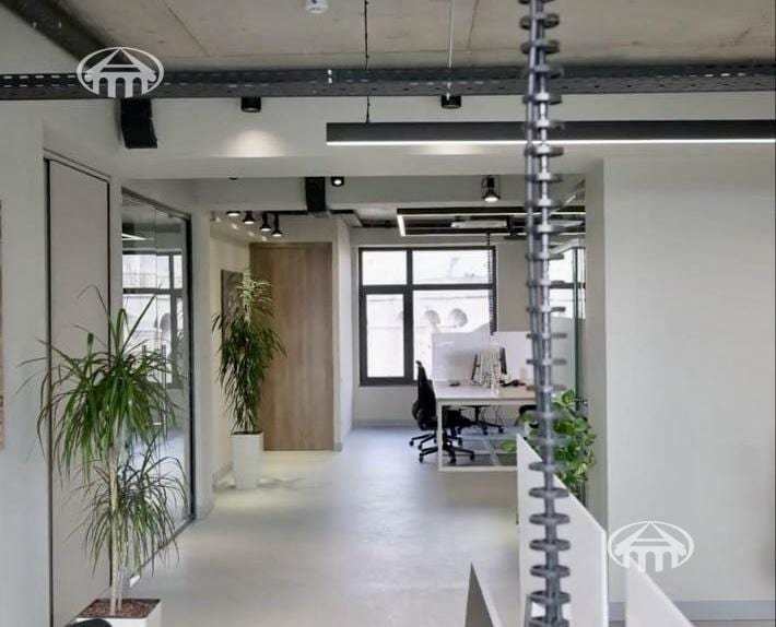 Офис · 845 м² · Кентрон