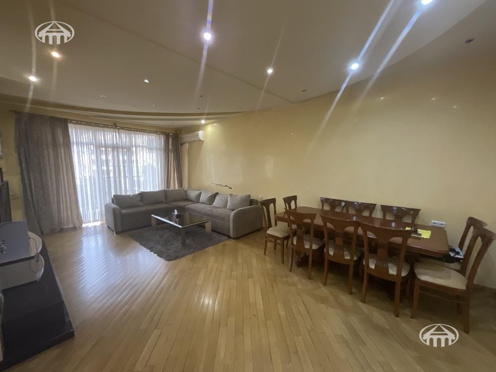 Apartment · 4 rooms · 174 m² · Kentron