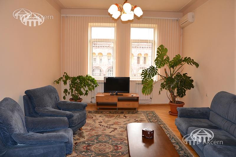 Квартира · 2 комн. · 77 м² · Арабкир
