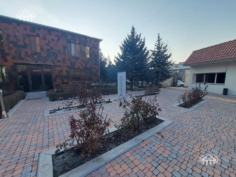 Կոմերցիոն գույք · 400 մ² · Ավան