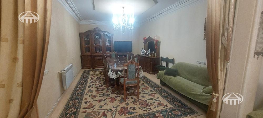House · 4 rooms · 238 m² · Erebuni