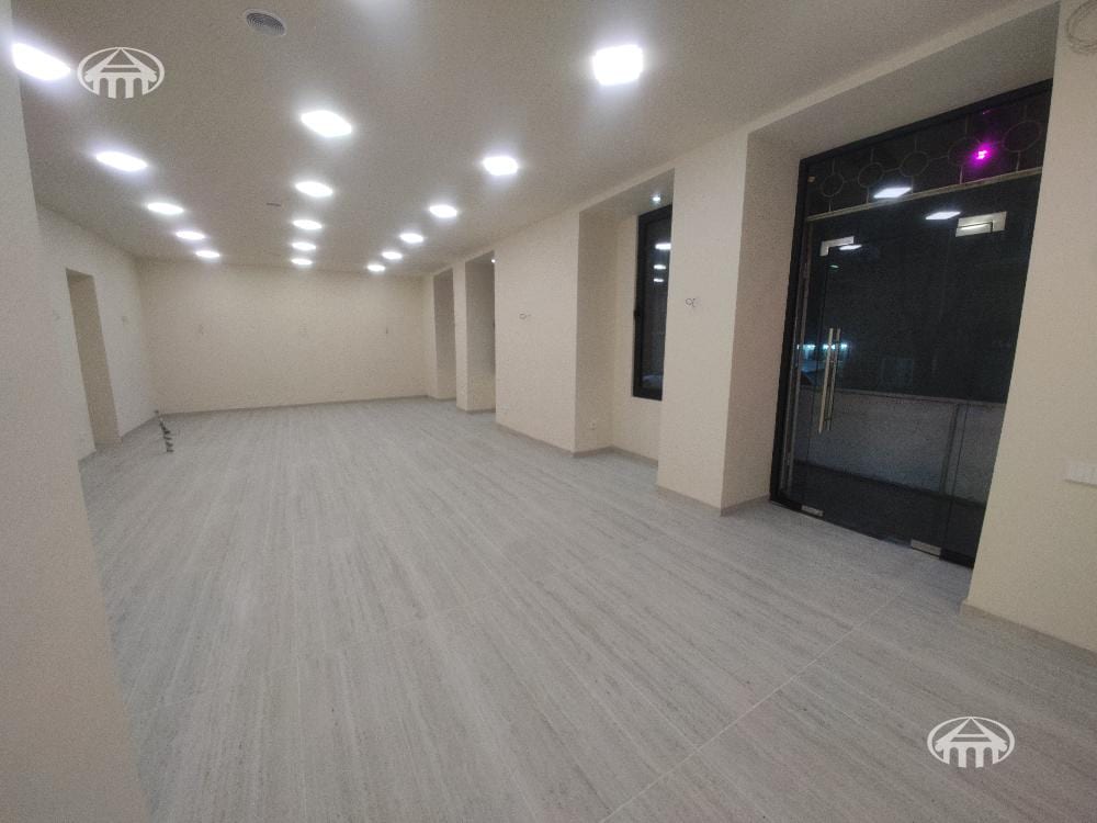 Retail · 65 m² · Kentron